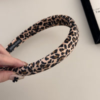 Narrow Light Leopard Print